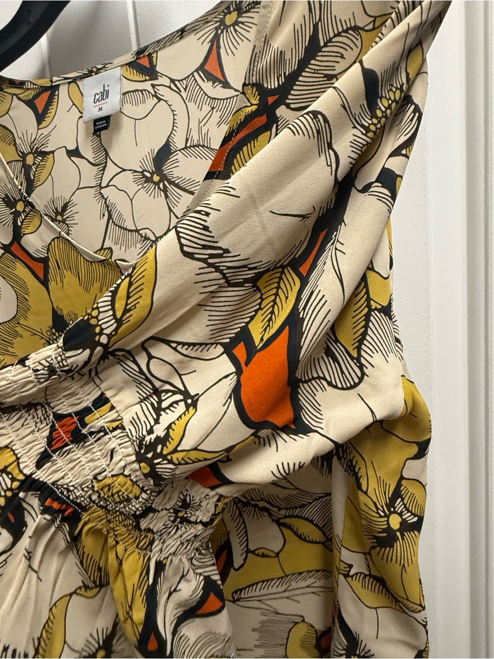 CAbie Cream Yellow Orange Floral Top Blouse Size M Ruched Sleeve V Neck EUC - Picture 5 of 10